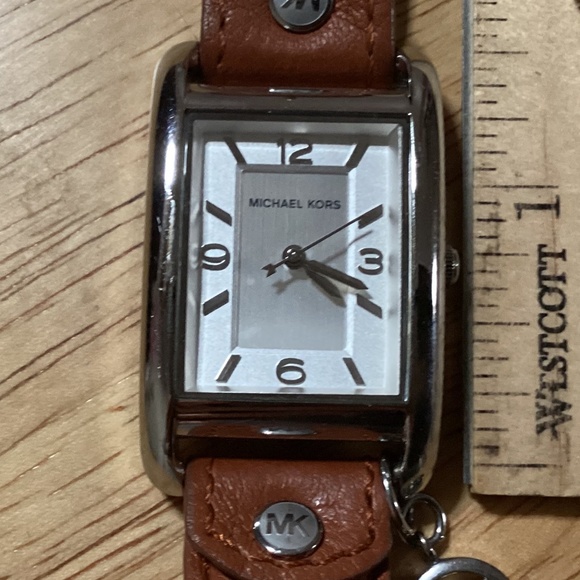 Vintage Michael Kors Women’s Watch Silver-tone with Brown Leather Band MK2165 - Picture 8 of 14